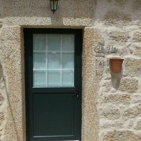 Casas Da Villa - Monsanto - Oliveira E Videira Relva  Esterno foto