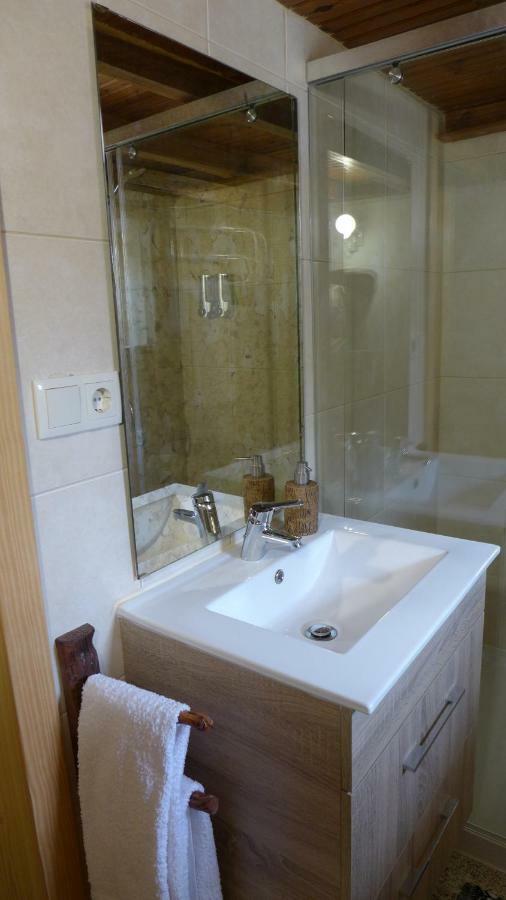 Casas Da Villa - Monsanto - Oliveira E Videira Relva  Esterno foto