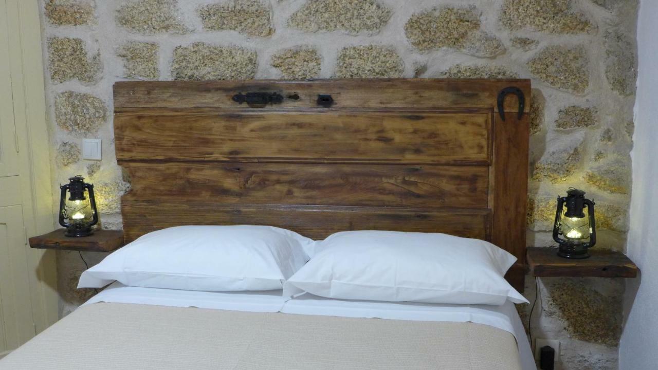 Casas Da Villa - Monsanto - Oliveira E Videira Relva  Esterno foto